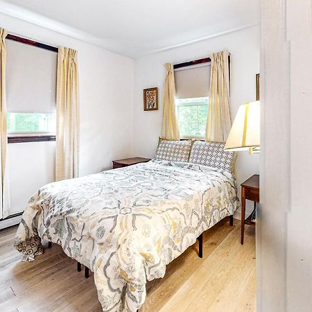 Lake Shore Living Фолмут Экстерьер фото